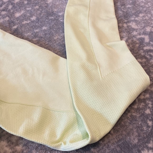 NEW BALANCE LIME GREEN STRETCHY TOP - Picture 8 of 15